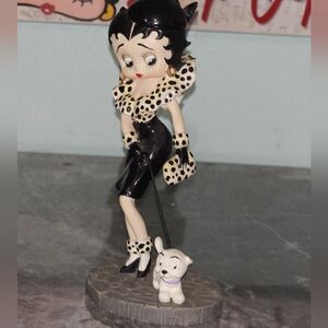 Vintage Betty Boop "Sunday Stroll" Figurine - Fashionista Collector's Piece